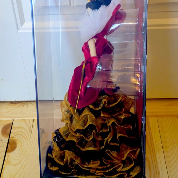 Limited Edition Disney Villian Queen of Hearts Doll Brand New, #08482 of 13000 - Picture 2 of 6